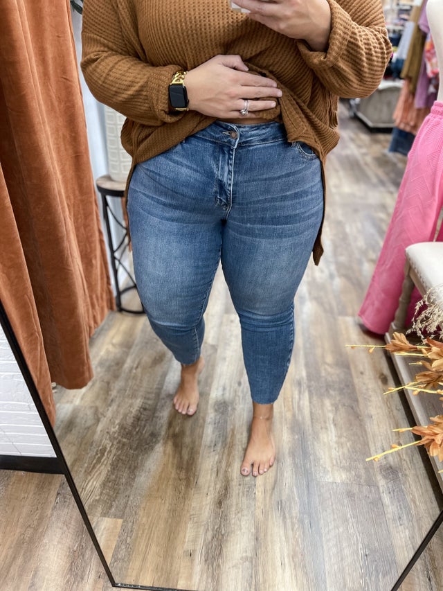 Judy Blue Tummy Control Jeans, Evergreen Boutique